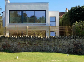 Luxury Ravensheugh Gardens retreat over-looking golf historic golf links